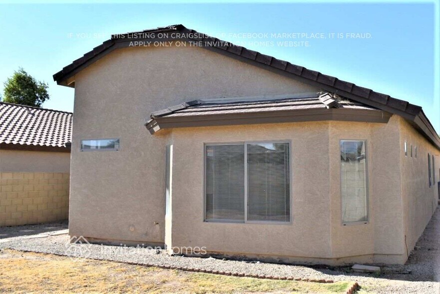 Building Photo - 11814 W Yuma St