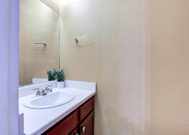 Building Photo - 1411 Gracy Farms Ln