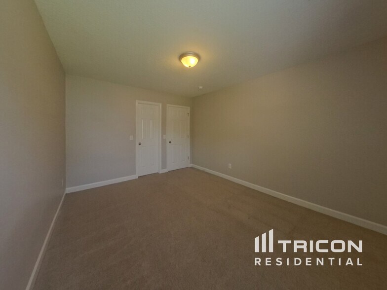 Building Photo - 1623 Long Paw Ln