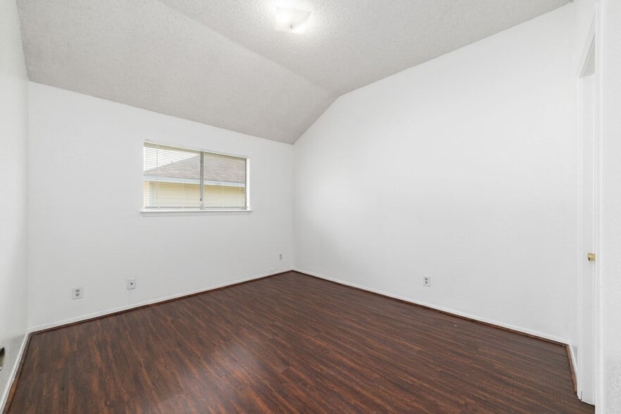 Building Photo - 1308 Brenda Ln