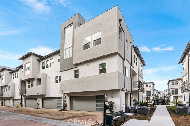 Building Photo - 1323 W Cara Dr