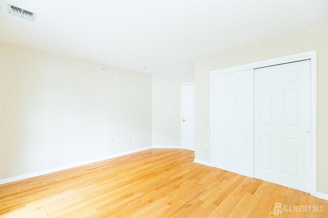 Building Photo - 127 Forest Dr
