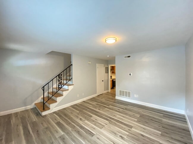 Building Photo - 331 Vineyard Park Ct