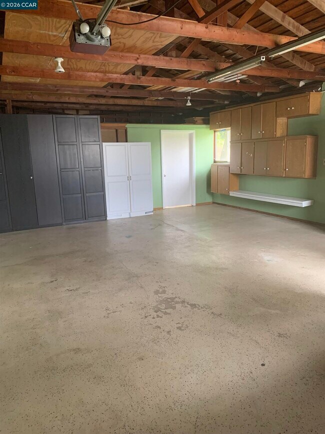 Building Photo - 1608 Claycord Ave