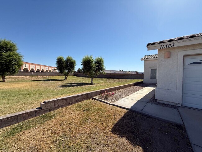 Building Photo - Yuma Meadows Townhouse - Furnished / Unfurnished