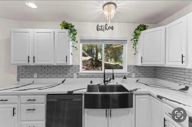Building Photo - 21723 E Hacienda Dr
