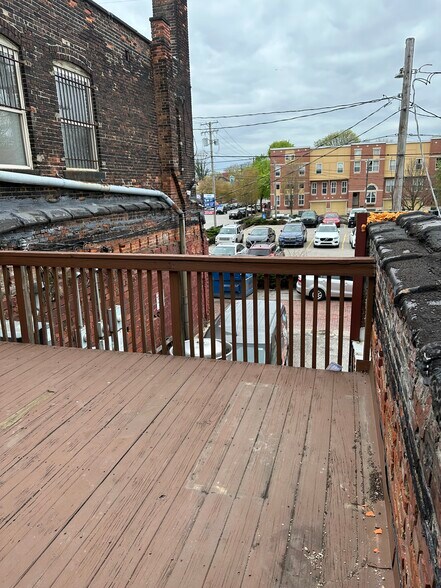 Building Photo - 1844 W 25th St
