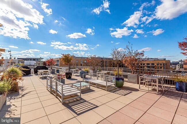 Building Photo - 440 L St NW