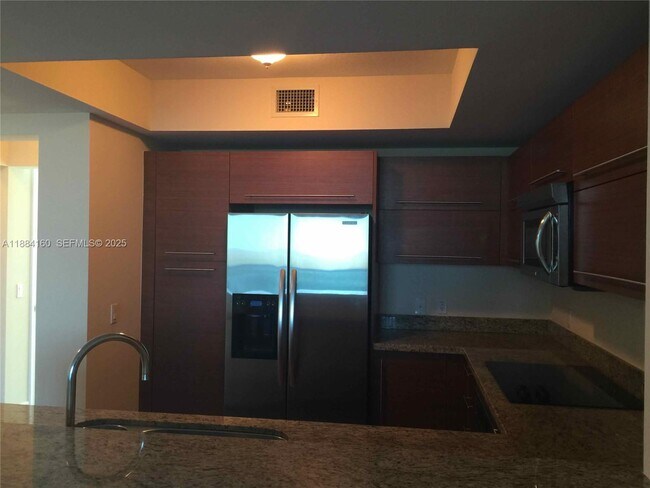 Building Photo - 2641 N Flamingo Rd