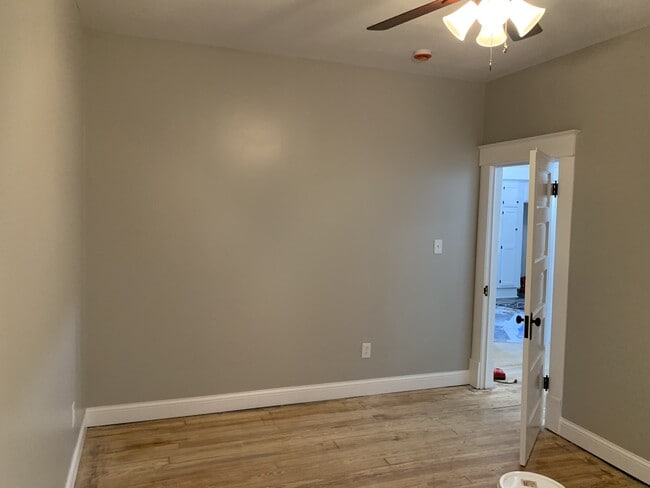 Building Photo - 519 S 11th St