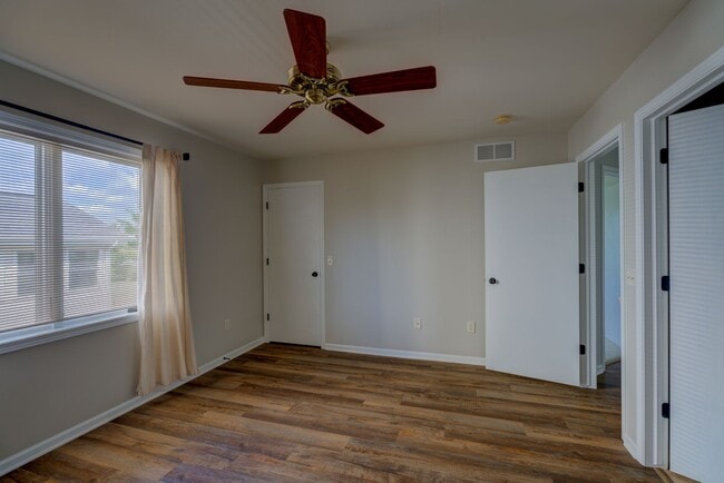 Building Photo - 2770 Sunflower Dr