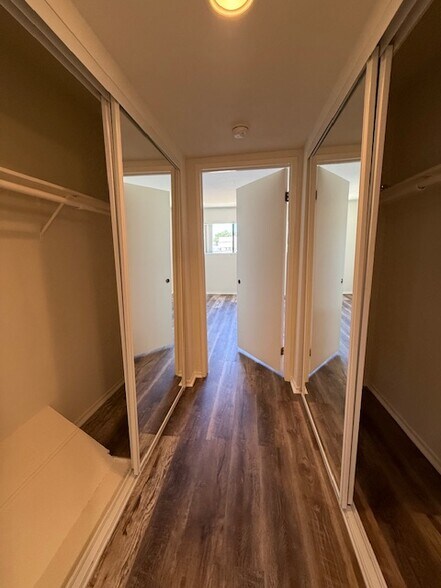 Building Photo - 4322 Matilija Ave