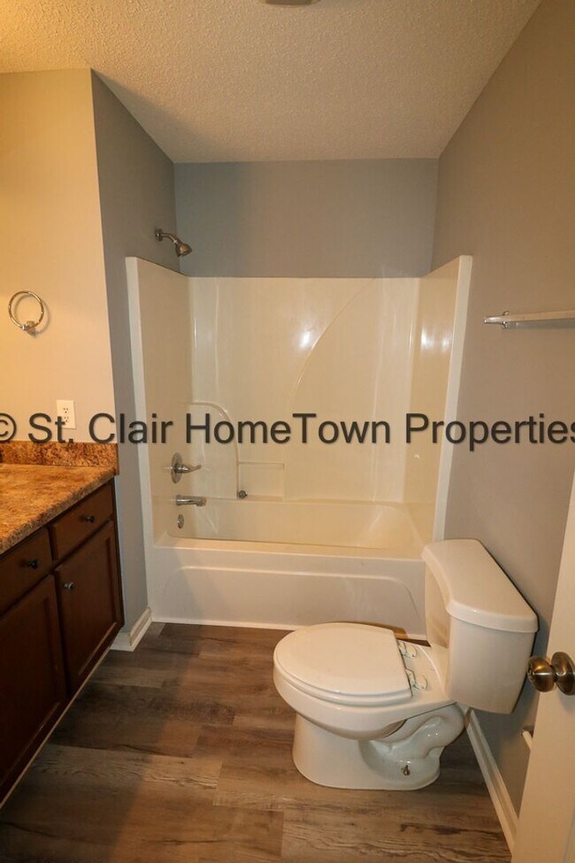 Building Photo - Totally Remodeled Tri-Plex in Lincoln School System