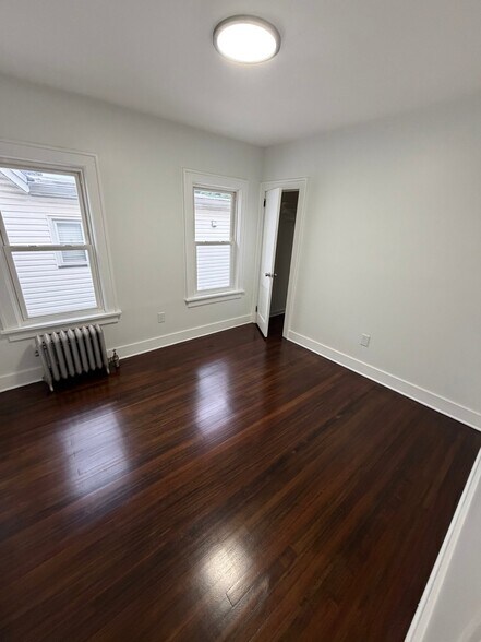 Building Photo - 10 Glennon Pl