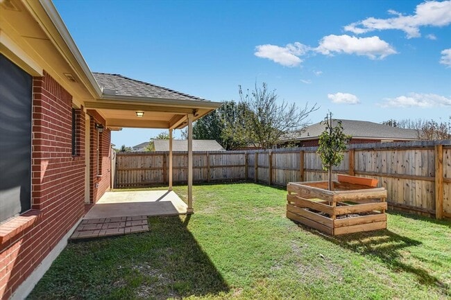 Building Photo - 537 MacKenzie Way