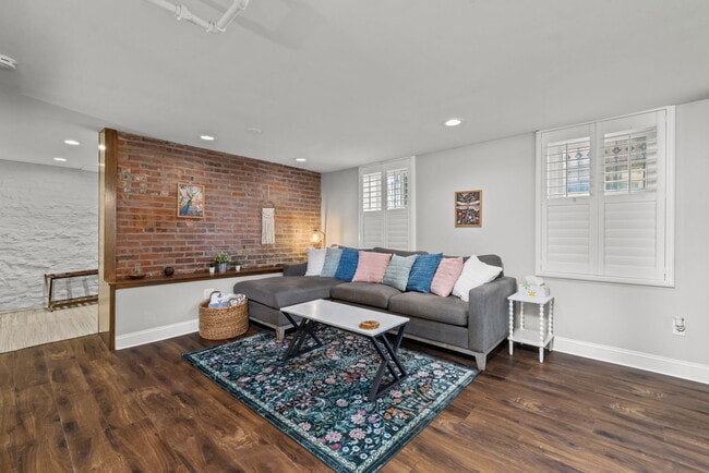 Building Photo - 4600 McPherson Ave