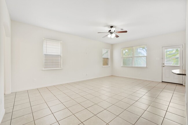 Building Photo - 10913 Panther Ct