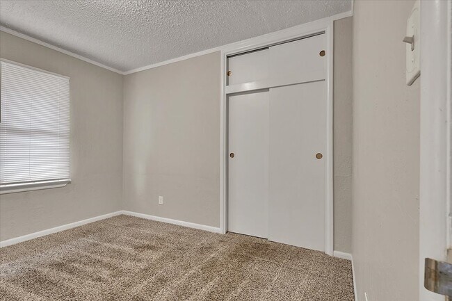 Building Photo - 2228 SW 61st Terrace