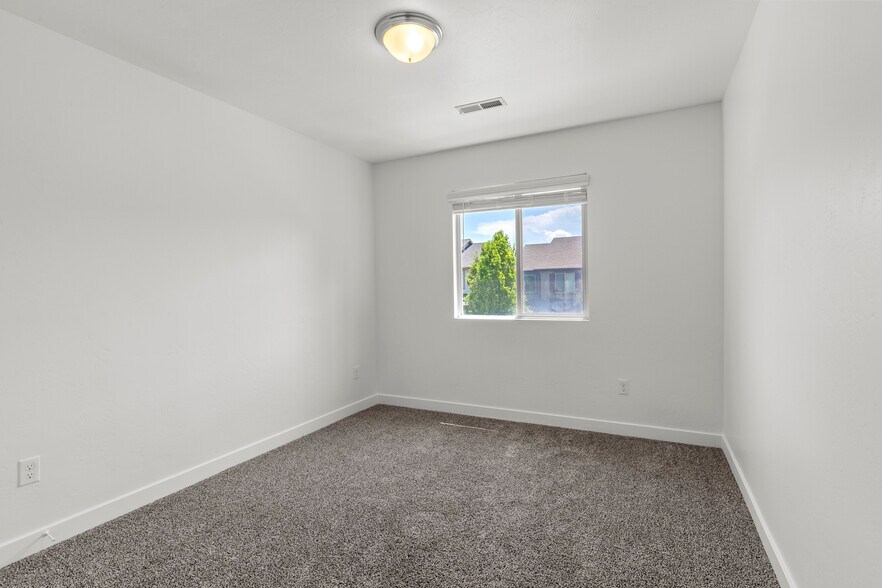Building Photo - 2668 Cottonwood Dr