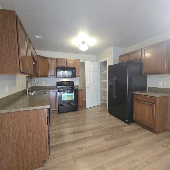 Building Photo - Townhouse, newly available