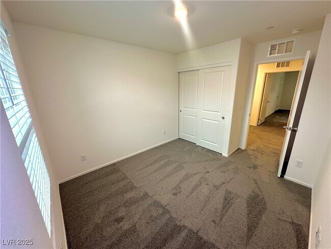Building Photo - 6108 Hibiscus Gdn St