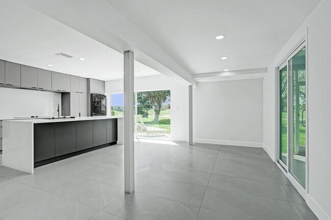 Building Photo - 6700 E Tropical Way