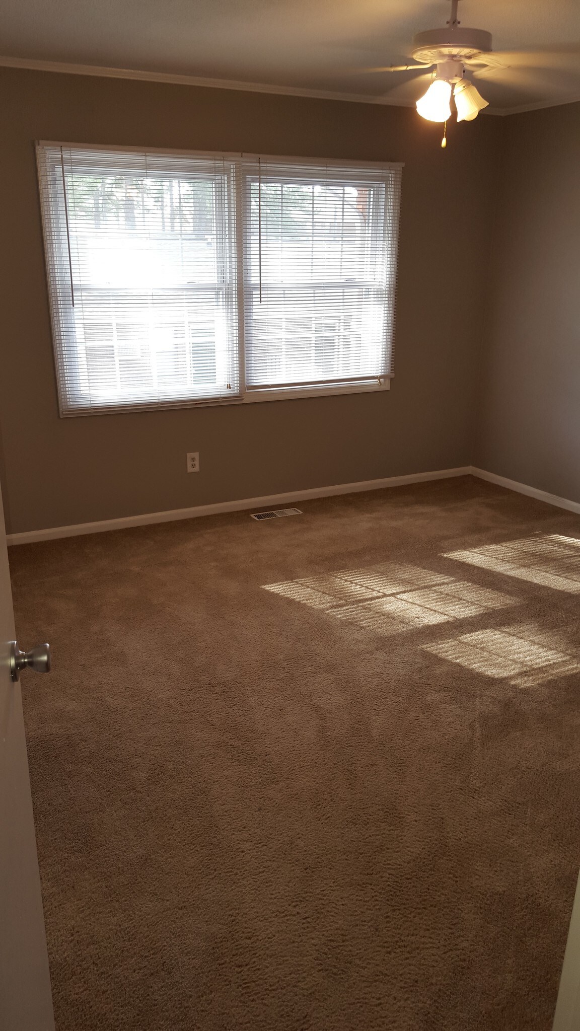 Building Photo - 3000 Golden Rd