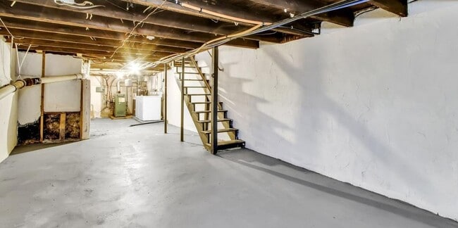 Building Photo - Coming Soon! Charming 3 Bedroom, 1 Bath Ho...