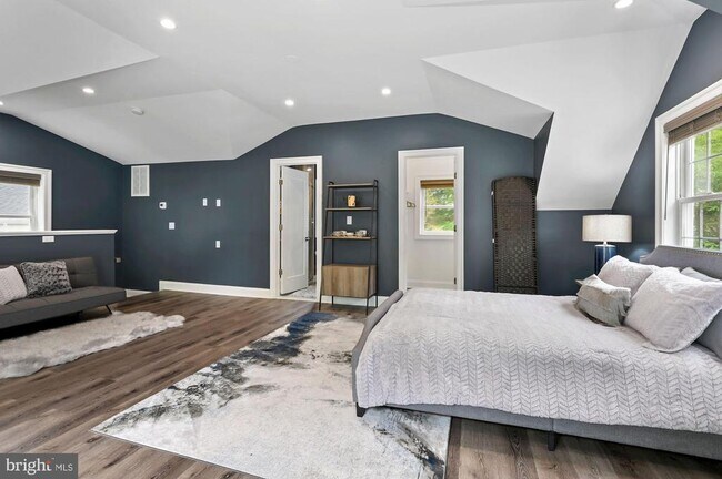 Building Photo - 6005 Selvyn Rd