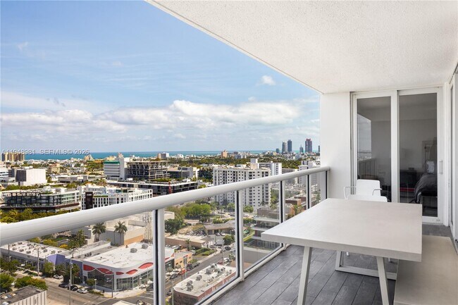 Building Photo - 1800 Sunset Harbour Dr