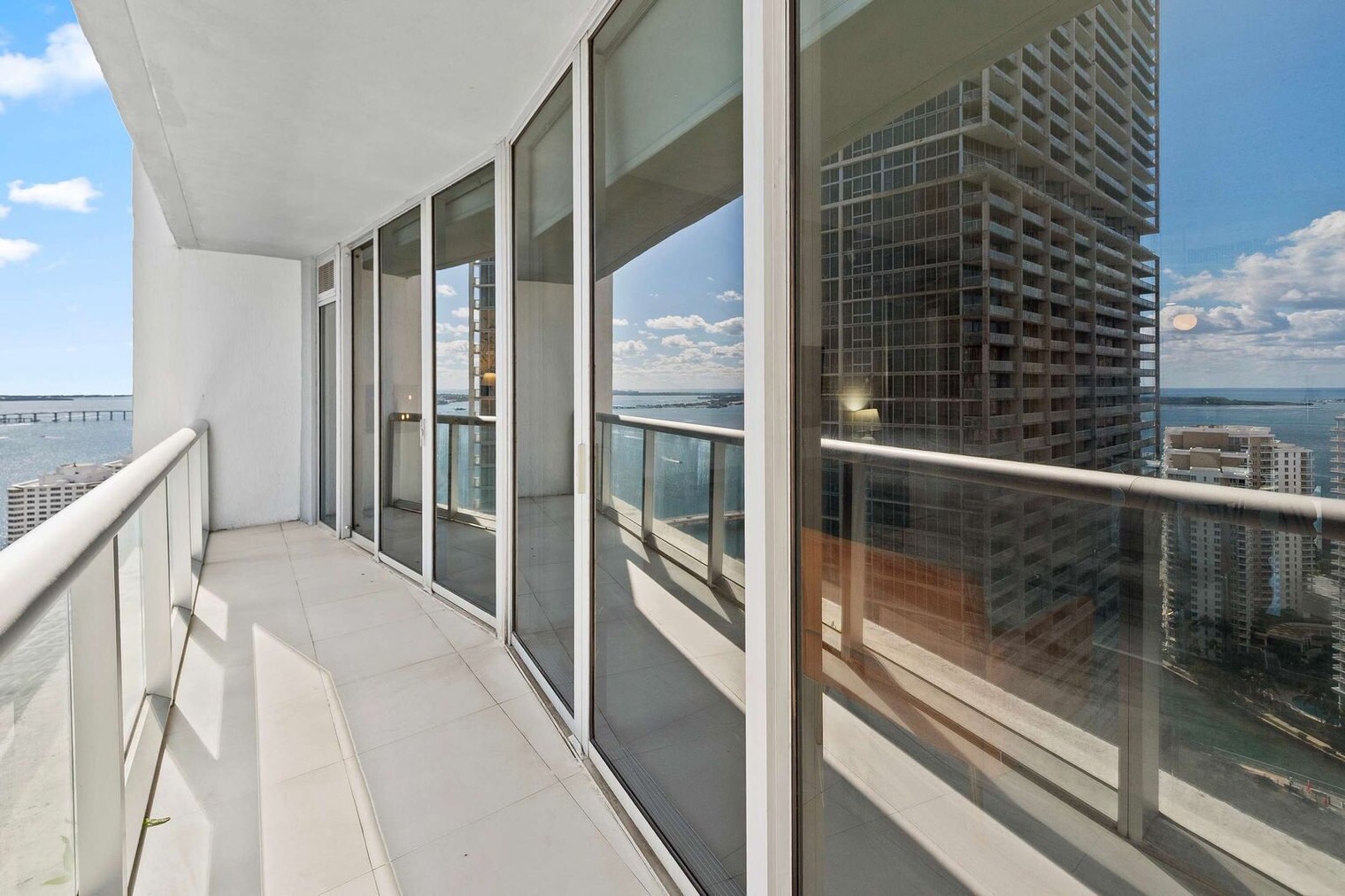 Building Photo - 485 Brickell Ave