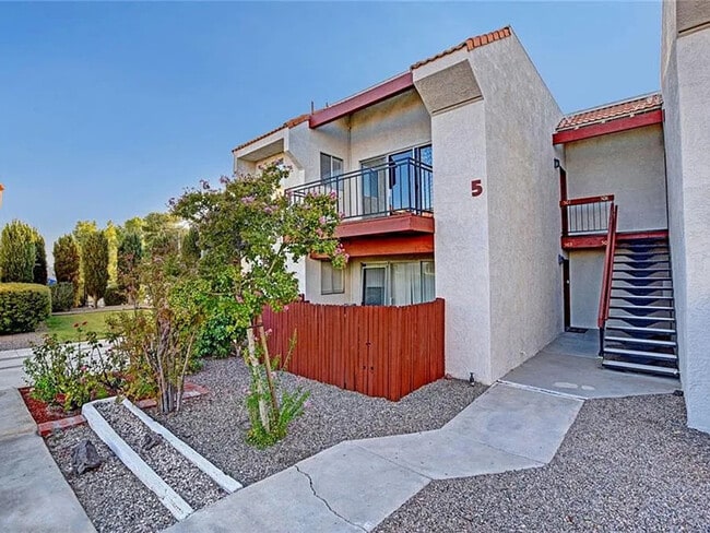 Building Photo - 870 Avenue B