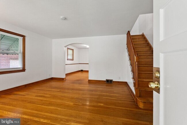 Building Photo - 2216 Good Hope Ct SE