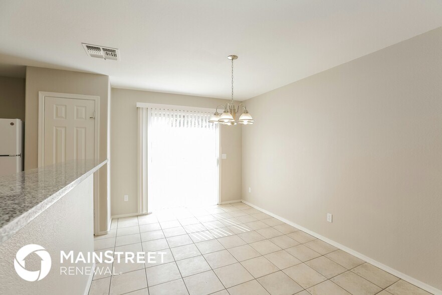 Building Photo - 2440 S 71st Ln