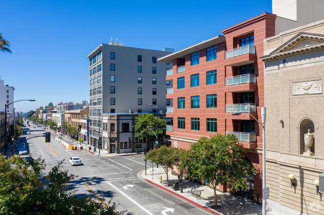 Building Photo - The Raymond Renaissance