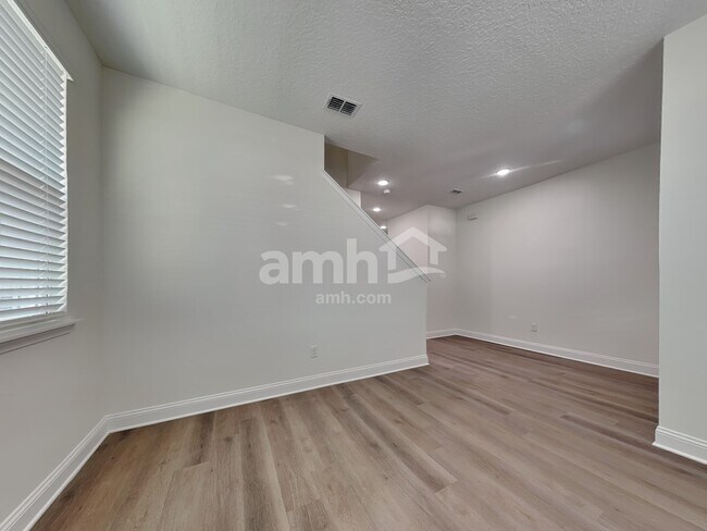 Building Photo - 11476 Bay Hl Cir