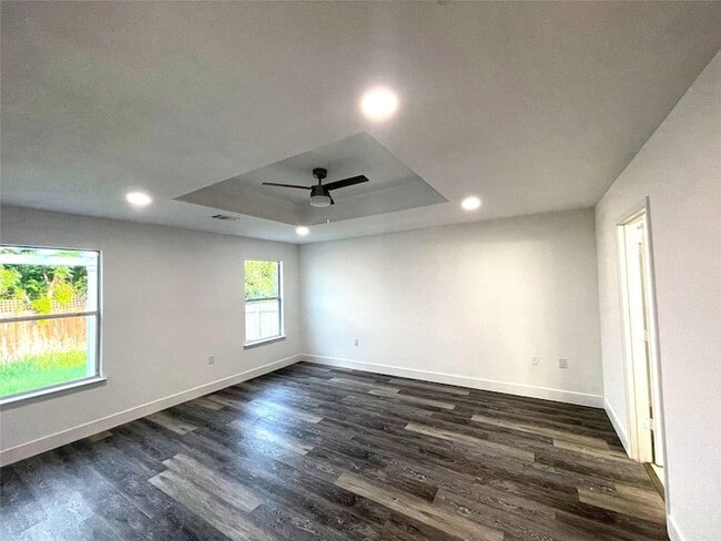 Building Photo - 5201 Bantom Woods Bend