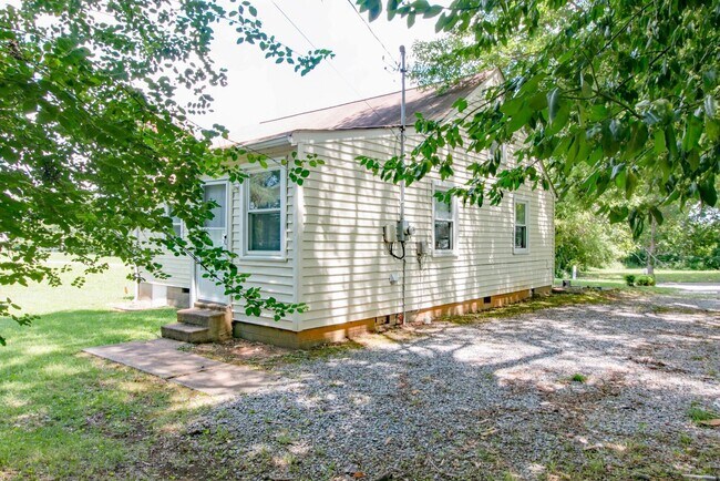 Building Photo - 430 Kelly Ln