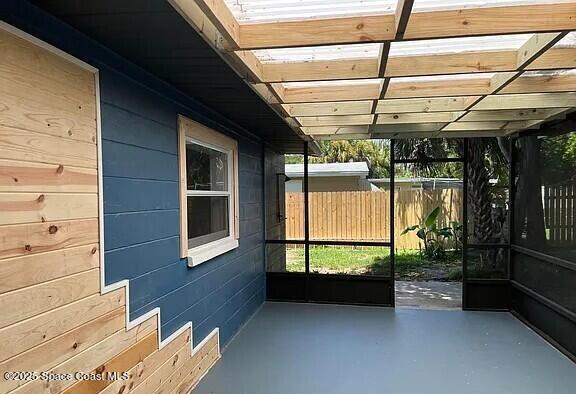 Building Photo - 450 Riverdale Dr