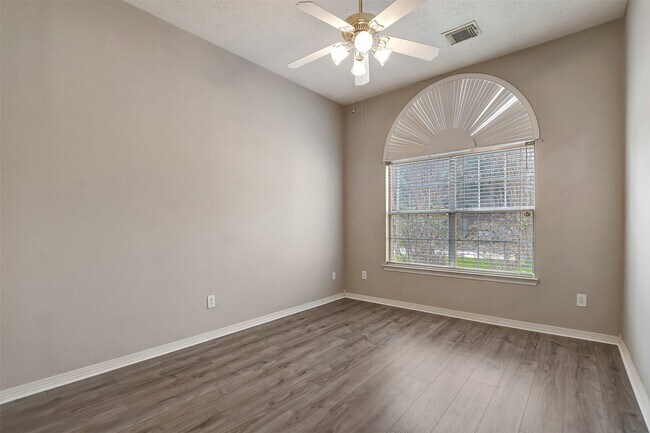 Building Photo - 2013 Lulach Ln