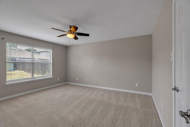 Building Photo - 3920 Cane River Rd