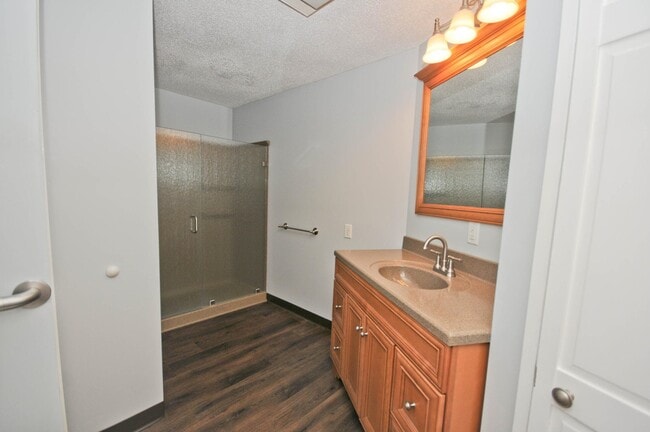 Bathroom - 112 Franklin St