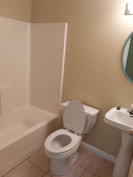 Building Photo - 10 Ponderosa Ln