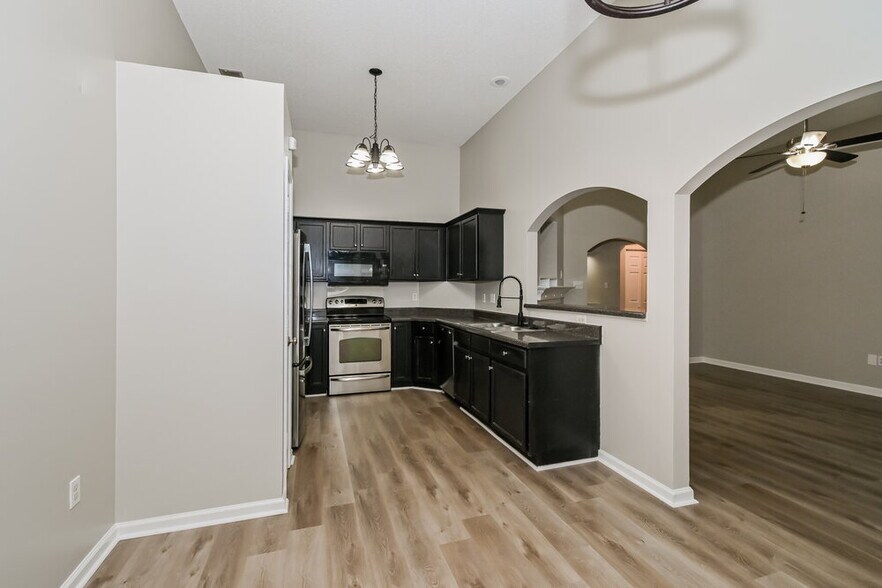 Building Photo - 5848 Hayden Cove