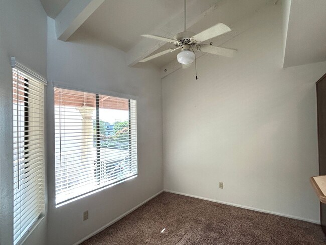 Building Photo - Spacious 2 Bedroom, 2 Bathroom Condo