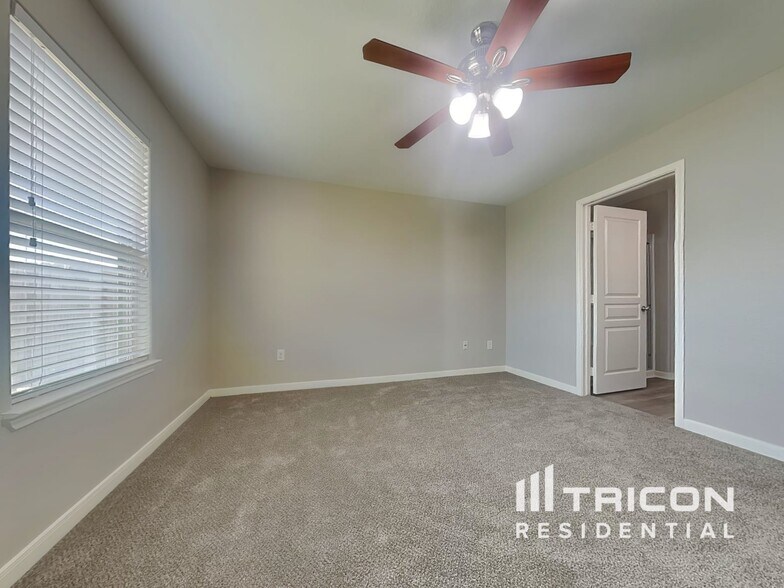 Building Photo - 9910 Waldens Pond Court