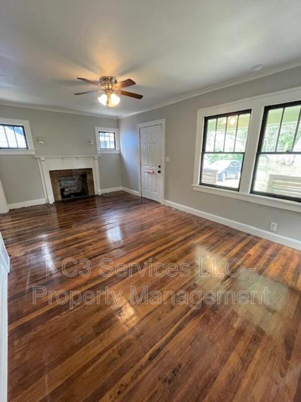 Building Photo - 5842 Euclid Ave E