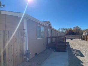 Building Photo - Beautifully updated Mobile Home in Carson ...
