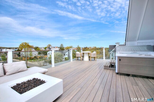 Building Photo - 26 Island Way