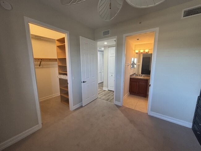 Building Photo - 87 Vivante Blvd